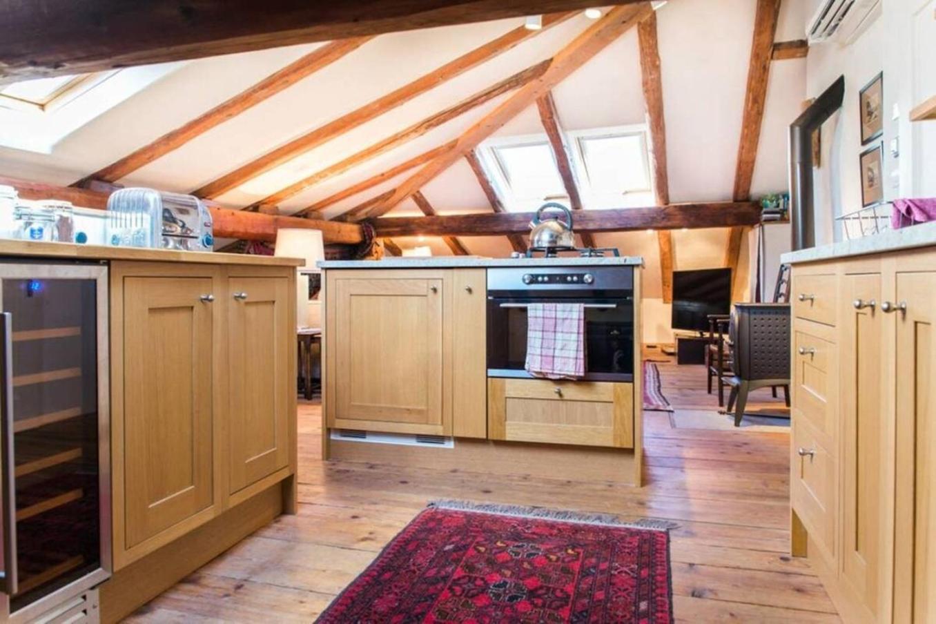 Center Townhouse & Loft *